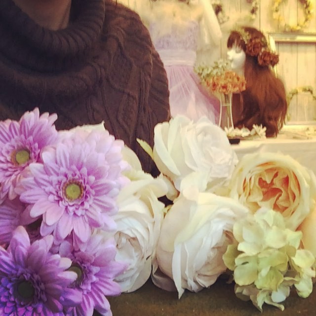 ブーケを作る姿の動画です 名古屋の造花屋ブーケ ヘッドドレス 花冠販売 教室 オーダーのah Flowers